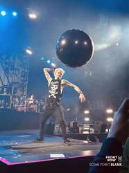 Photo by Mirela Z. of Front Row Fans