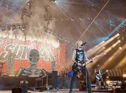 Photo by Mirela Z. of Front Row Fans