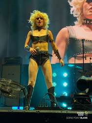Amyl and The Sniffers